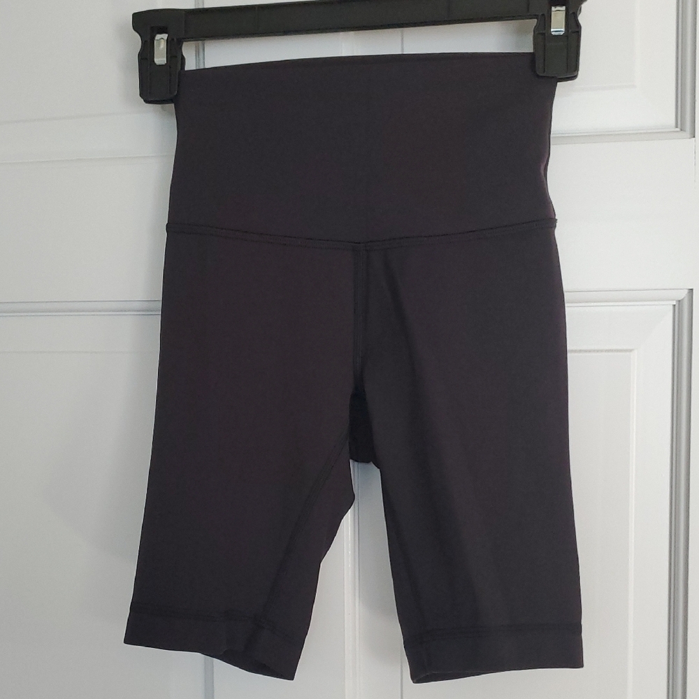 Lululemon Wunder Trains HR 8in Black sz 2 NWOT
